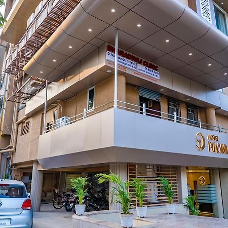 Hotel Pleasant Lake Ахмедабад Экстерьер фото